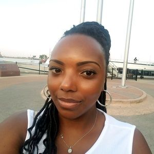 Meet your Posher, Lakisha